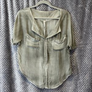 Free people extra small short sleeve gray green shirt